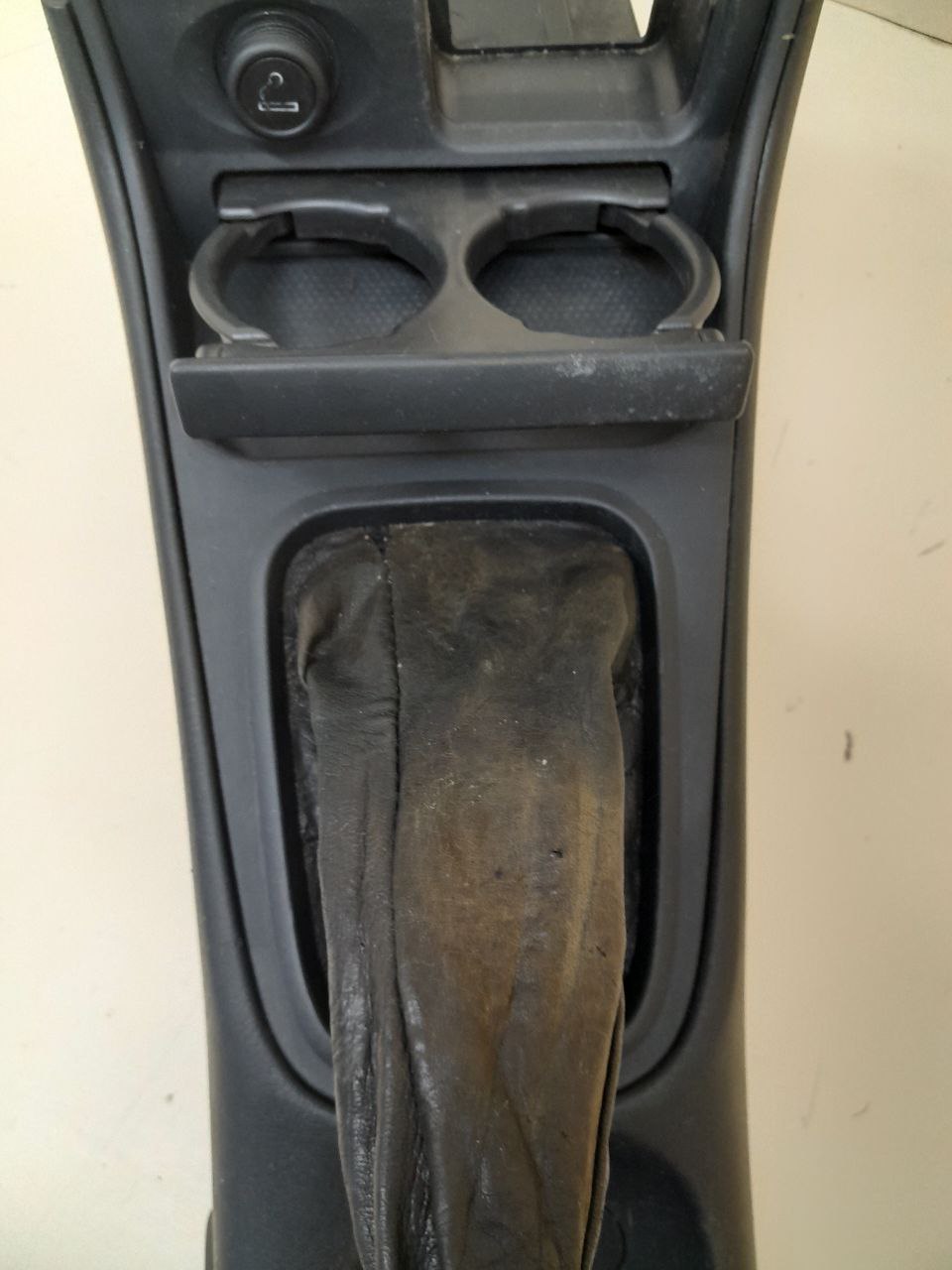 Консоль центральная Nissan Almera (N16) 2000-2006 Консоль центральная Nissan Almera (N16) 2000-2006
