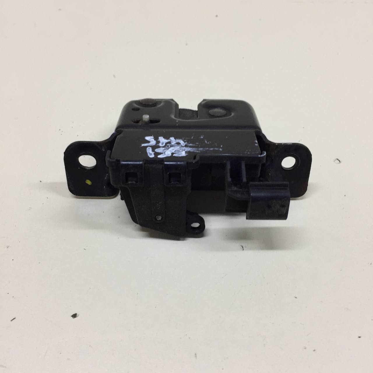 Замок багажника Renault Duster (HSA, HSM) 2012>