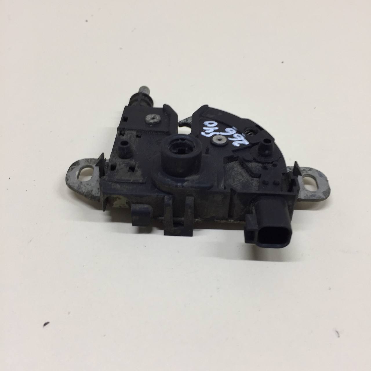 Замок капота Ford Focus 2 (DB) 2008-2011