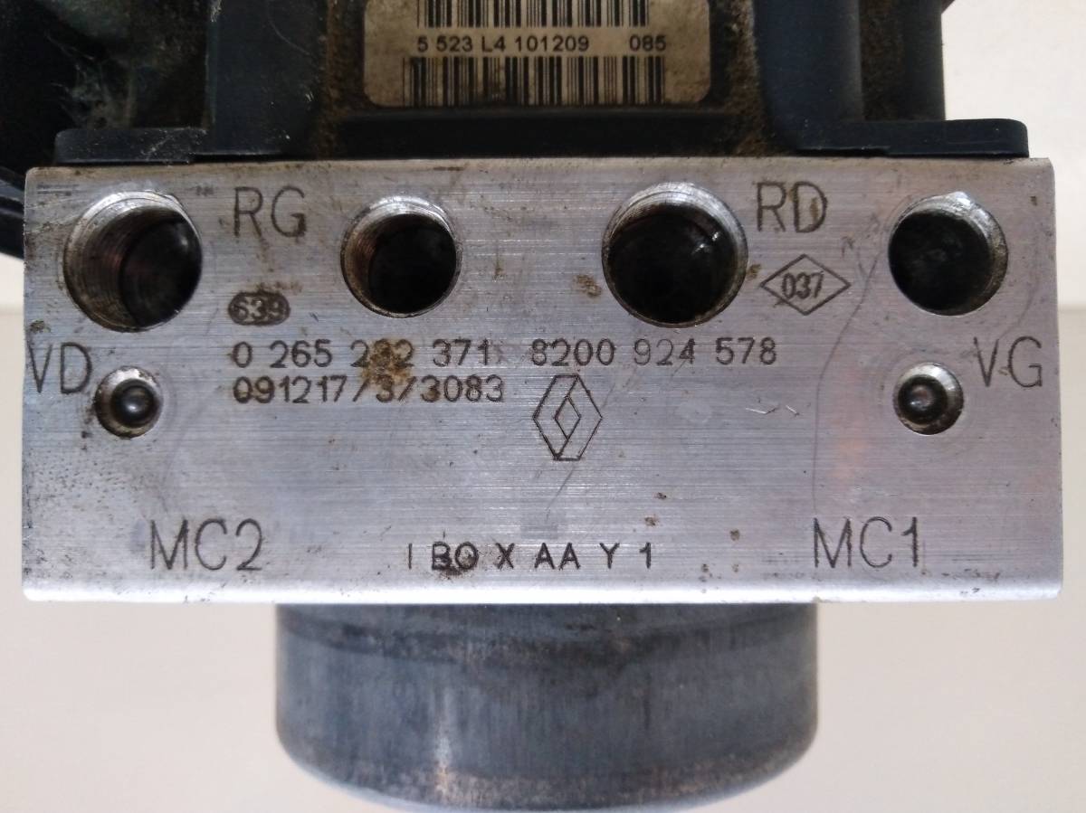 Блок ABS (насос) Renault Clio (3) 2005-2012 Блок ABS (насос) Renault Clio (3) 2005-2012