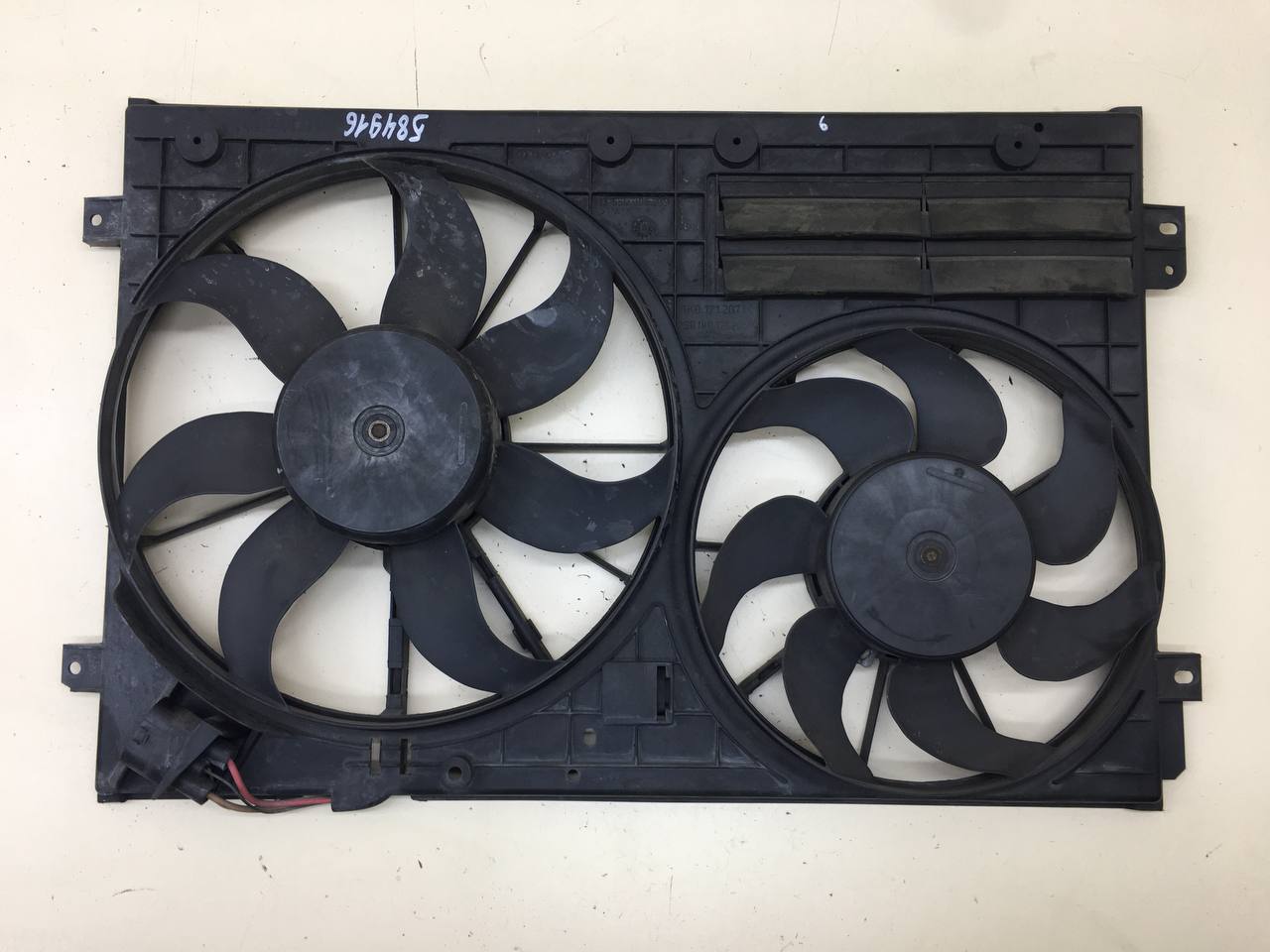 Диффузор вентилятора Volkswagen Passat B7 2011-2015