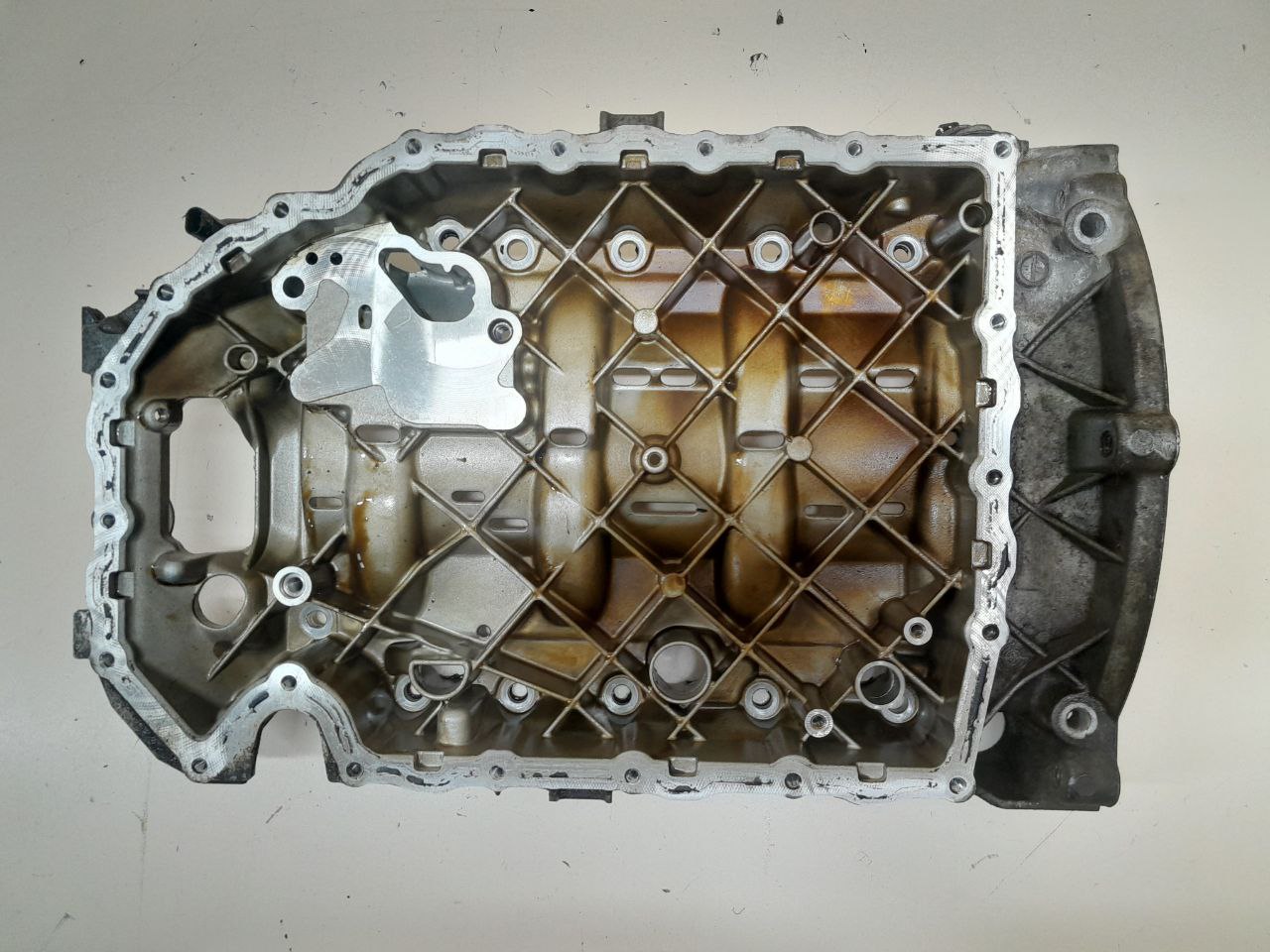 Поддон масляный двигателя Skoda Octavia (A5 1Z-) 2004-2013 Поддон масляный двигателя Skoda Octavia (A5 1Z-) 2004-2013