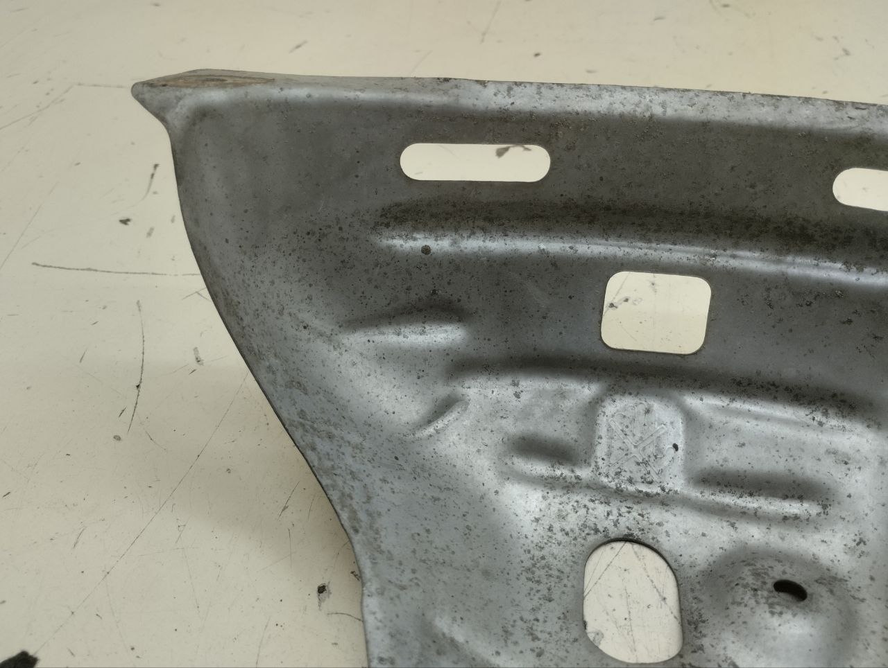 Экран тепловой Toyota Corolla E180 2013-2019 Экран тепловой Toyota Corolla E180 2013-2019