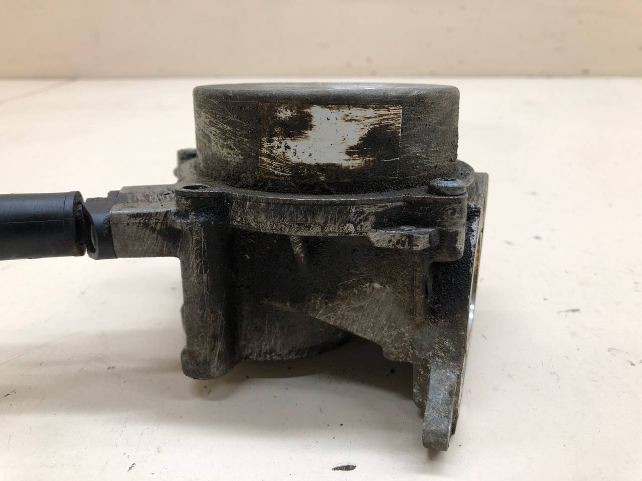 Насос вакуумный Volkswagen Tiguan (5N1) 2007-2011 Насос вакуумный Volkswagen Tiguan (5N1) 2007-2011
