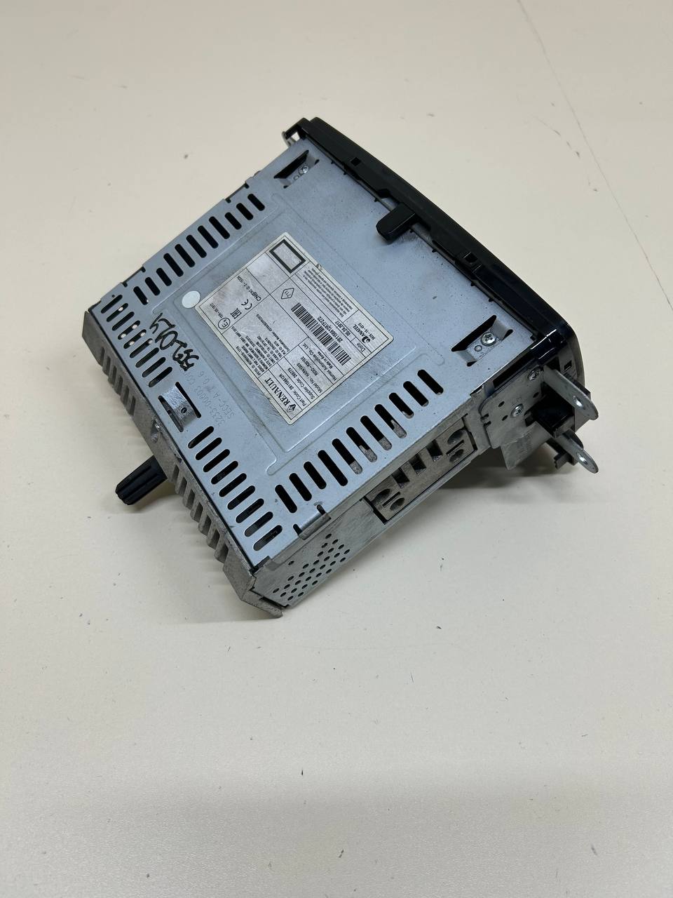 Магнитола Renault Duster (HSA, HSM) 2012> Магнитола Renault Duster (HSA, HSM) 2012>
