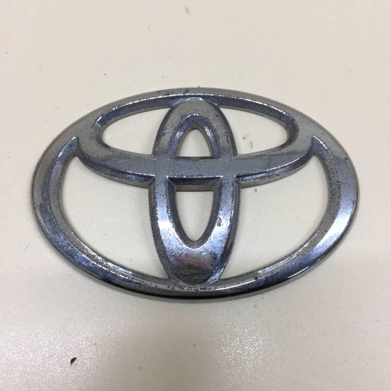 Эмблема Toyota Camry (XV50) 2011-2017 Эмблема Toyota Camry (XV50) 2011-2017