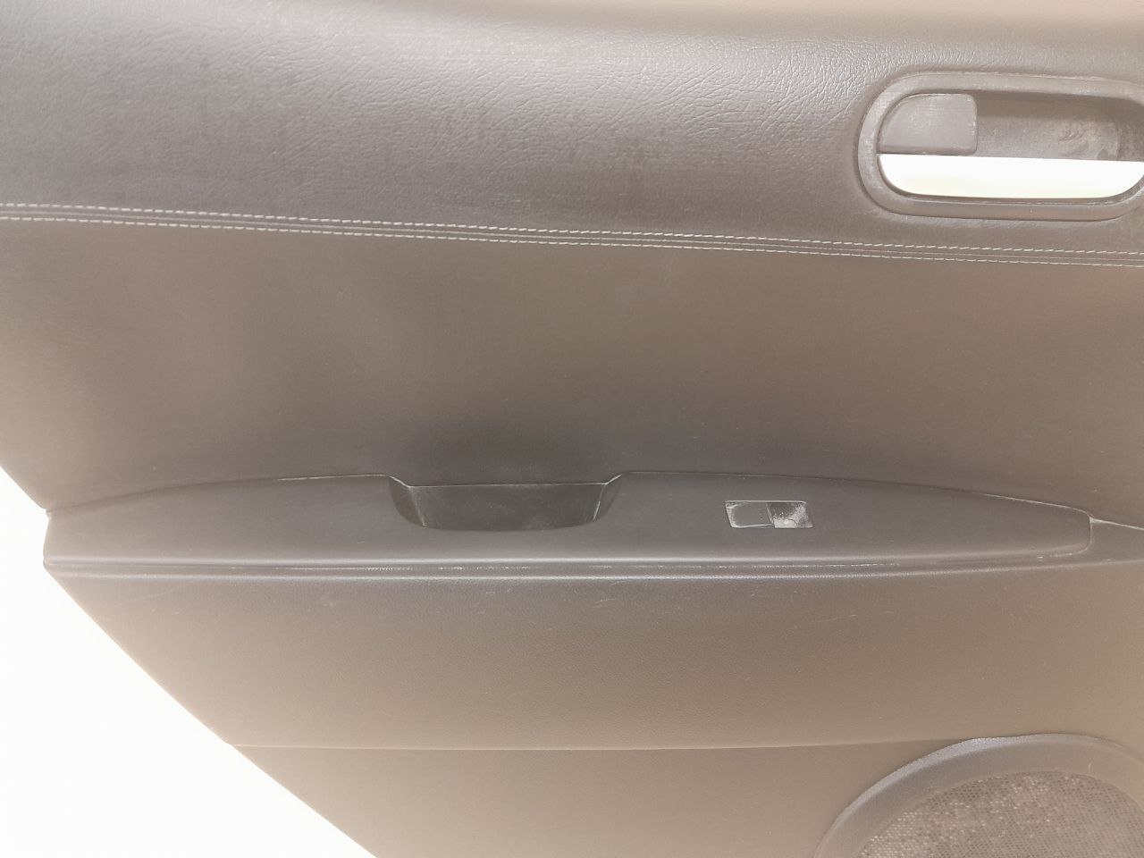 Обшивка двери задней левой Mazda CX-7 (ER) 2006-2012