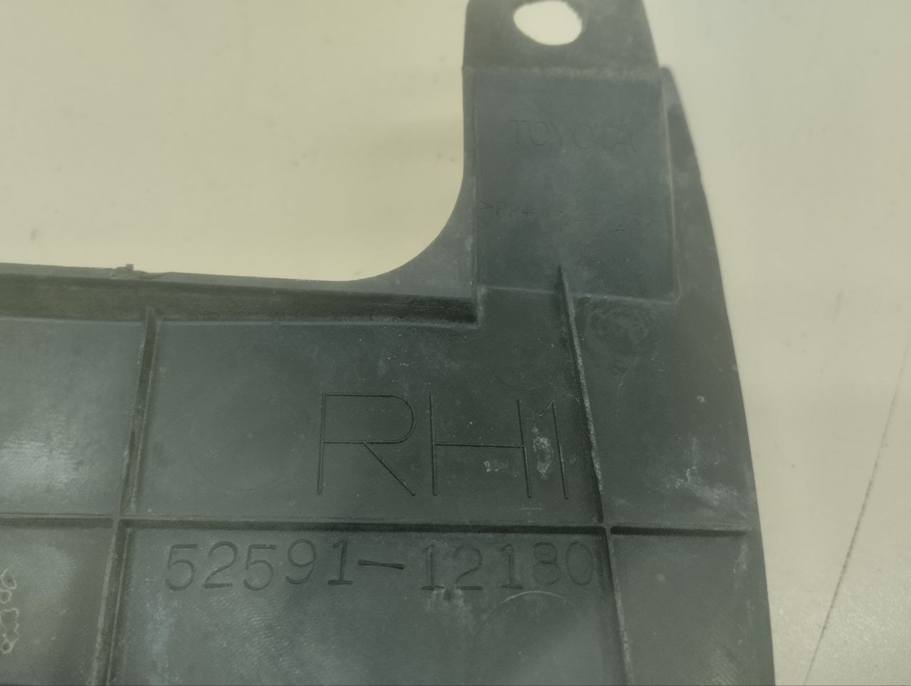 Пыльник (кузов наружные) Toyota Auris (E150) 2006-2012 Пыльник (кузов наружные) Toyota Auris (E150) 2006-2012
