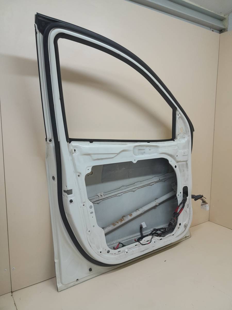 Дверь передняя левая Hyundai ix55 2007-2013
