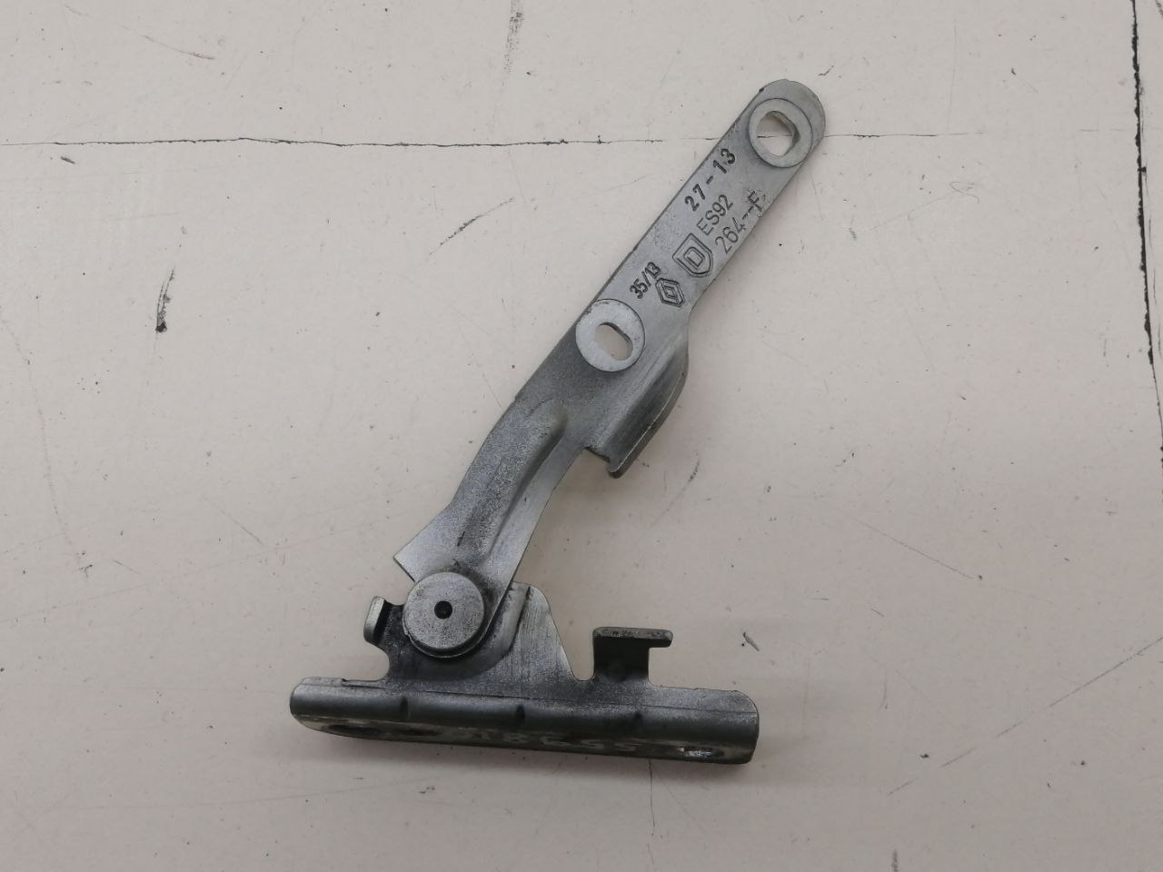 Петля капота правая Lada Largus 2012>