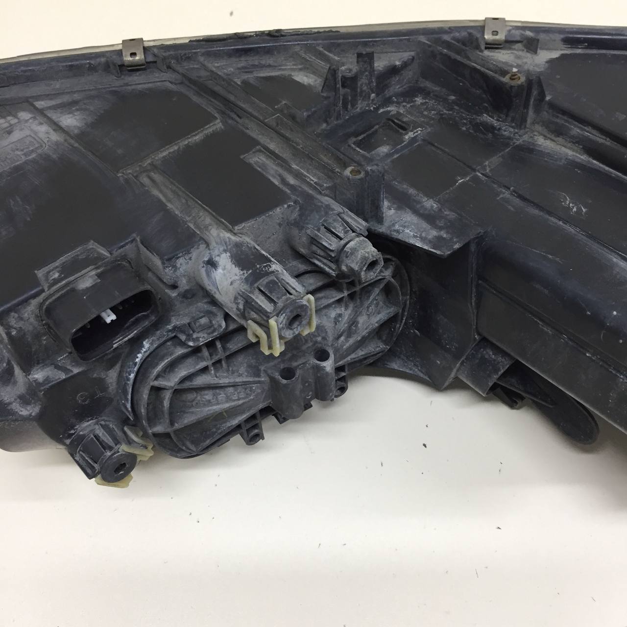Фара левая Mazda Mazda 6 (GG) 2002-2007 Фара левая Mazda Mazda 6 (GG) 2002-2007