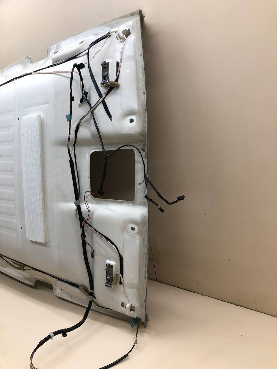 Обшивка потолка Toyota Rav 4 (A30) 2006-2013
