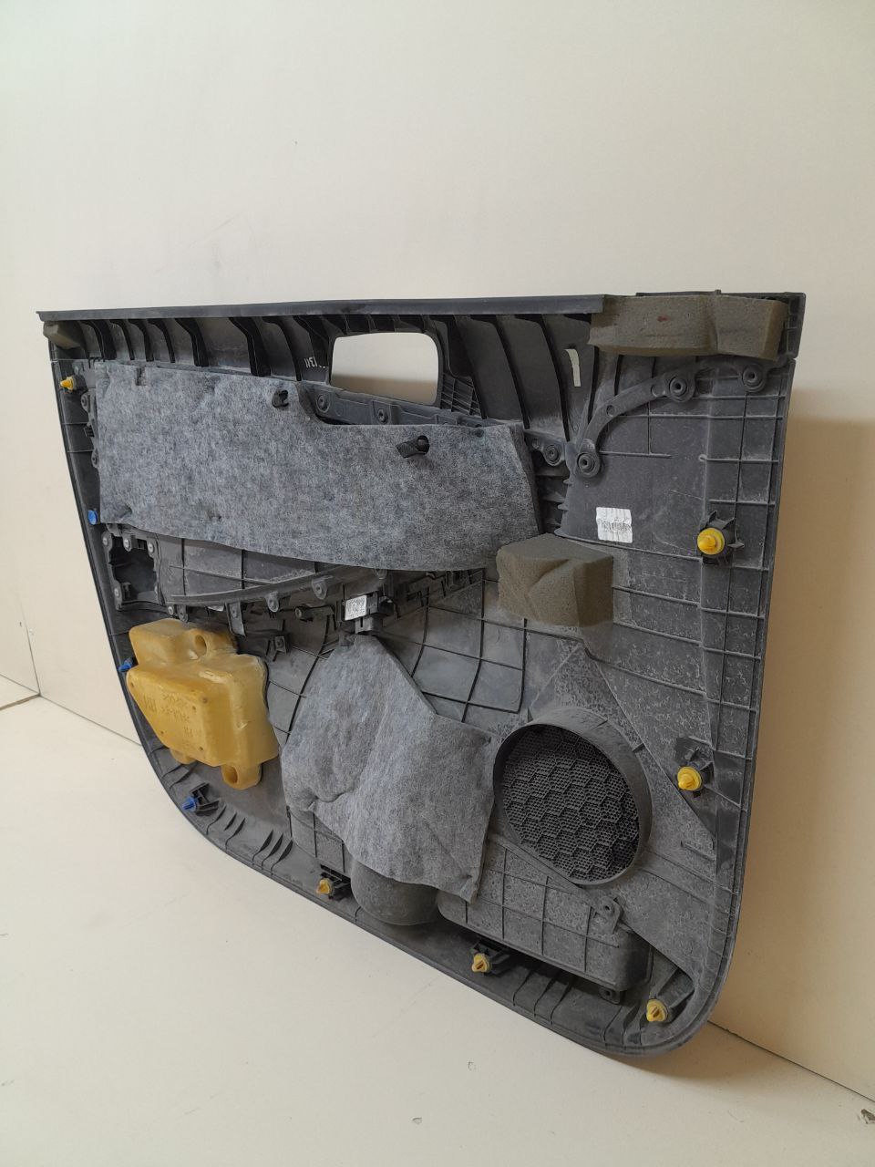 Обшивка двери передней правой Hyundai Solaris (RB) 2010-2017