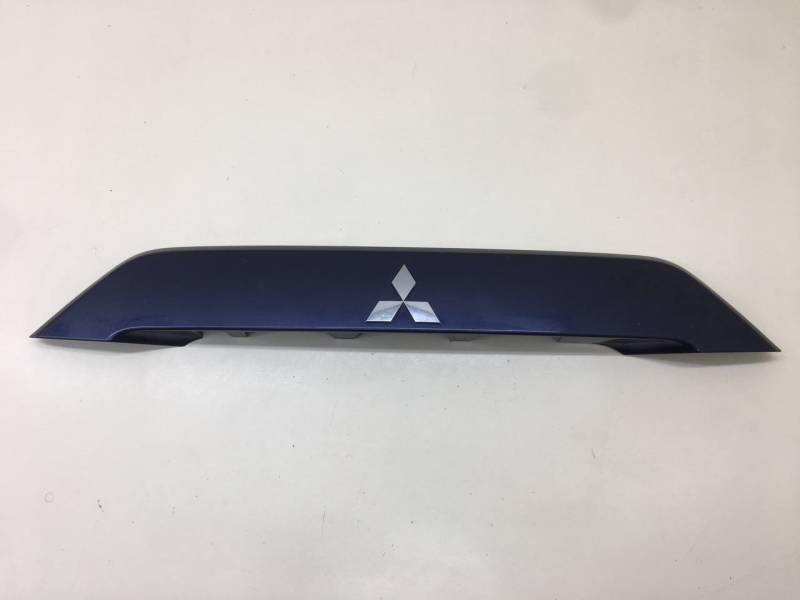 Накладка двери багажника Mitsubishi Outlander XL (CW) 2006-2012 Накладка двери багажника Mitsubishi Outlander XL (CW) 2006-2012