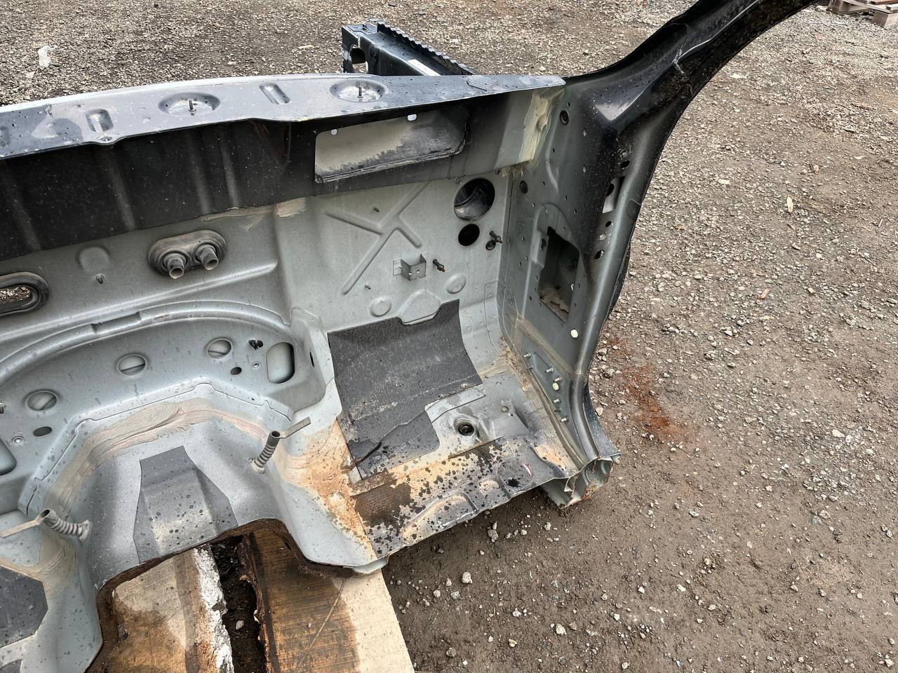 Четверть передняя правая Land Rover Range Rover Sport 2005-2012
