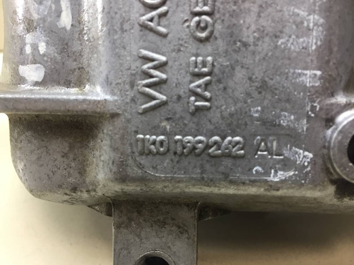 Опора двигателя правая Volkswagen Caddy 2004-2016