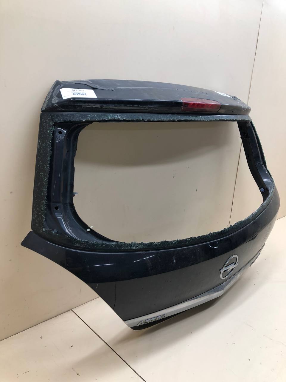 Дверь багажника Opel Astra J 2010-2017