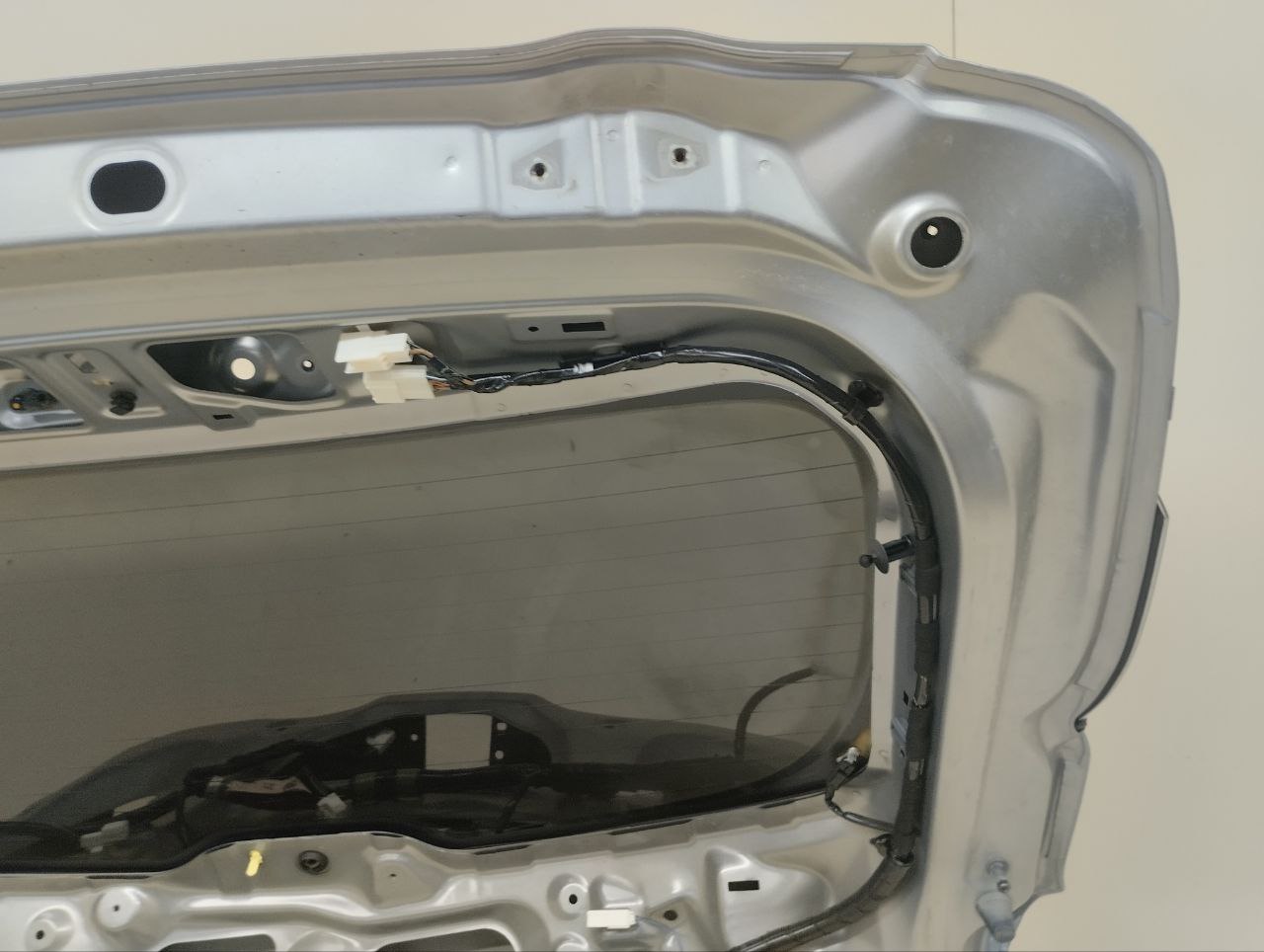 Дверь багажника со стеклом Mazda Mazda 3 (BM) 2013-2016 Дверь багажника со стеклом Mazda Mazda 3 (BM) 2013-2016
