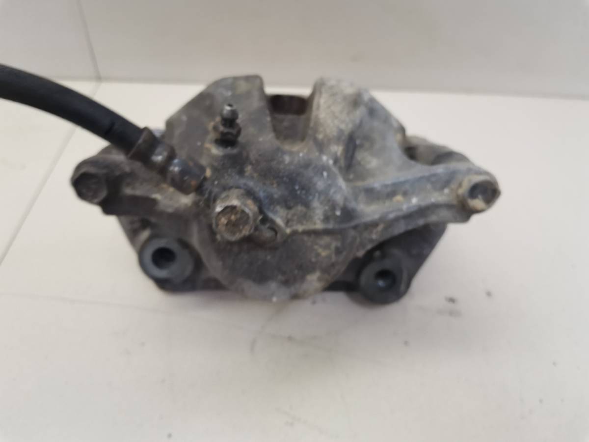 Суппорт передний правый Toyota Altezza (XE10) 1998-2005 Суппорт передний правый Toyota Altezza (XE10) 1998-2005