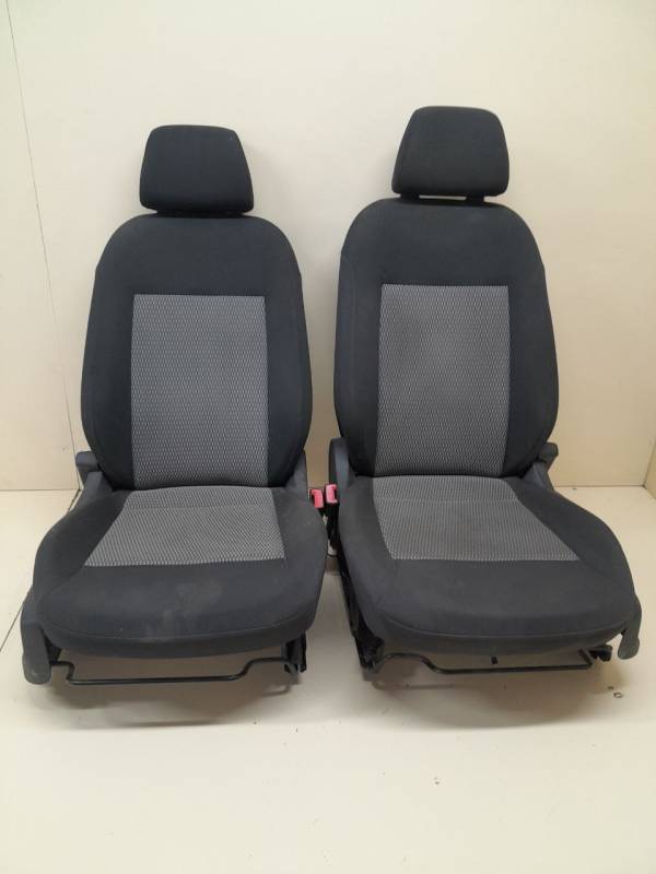 Сиденье (комплект) Volkswagen Polo (MK5) 2011-2020 Сиденье (комплект) Volkswagen Polo (MK5) 2011-2020