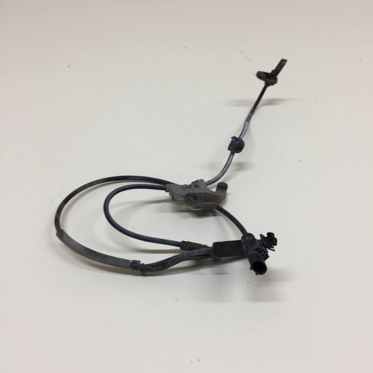 Датчик ABS передний левый Toyota Corolla E180 2013-2019 Датчик ABS передний левый Toyota Corolla E180 2013-2019