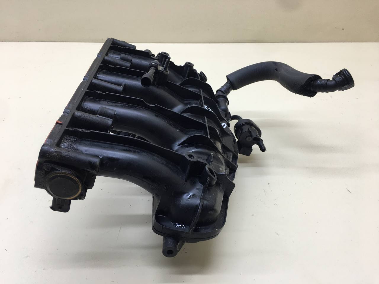 Коллектор впускной Volkswagen Tiguan (5N1) 2007-2011 Коллектор впускной Volkswagen Tiguan (5N1) 2007-2011