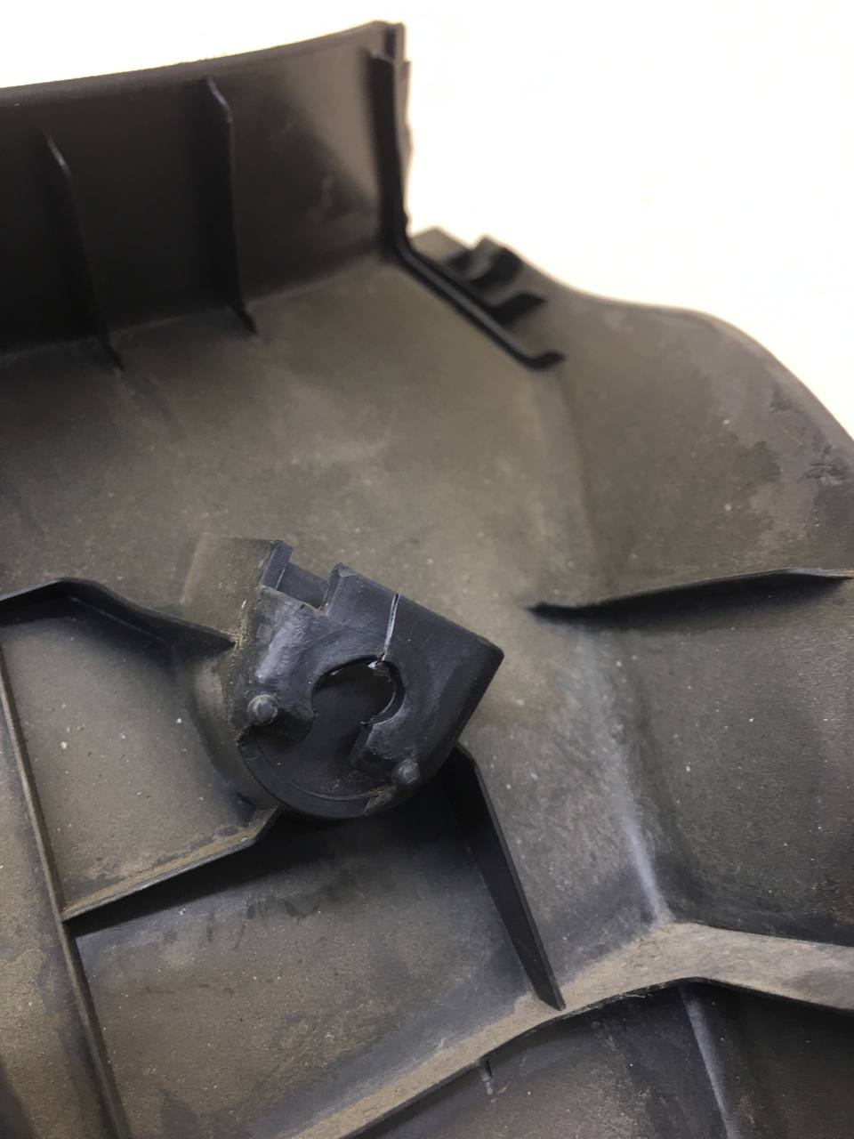 Обшивка крышки багажника Toyota Auris (E150) 2006-2012