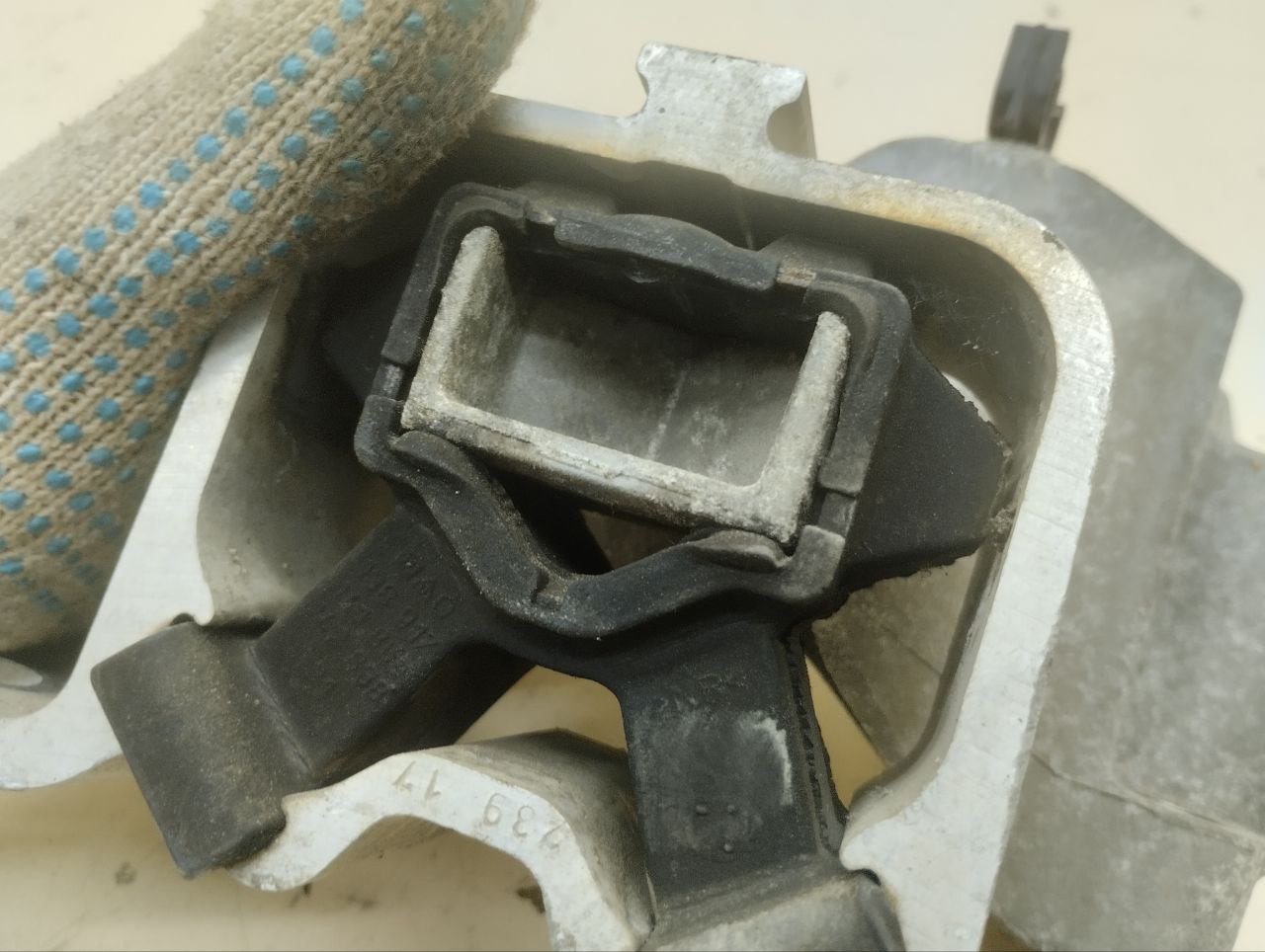 Опора двигателя правая Renault Sandero Stepway (5S) 2014-2022