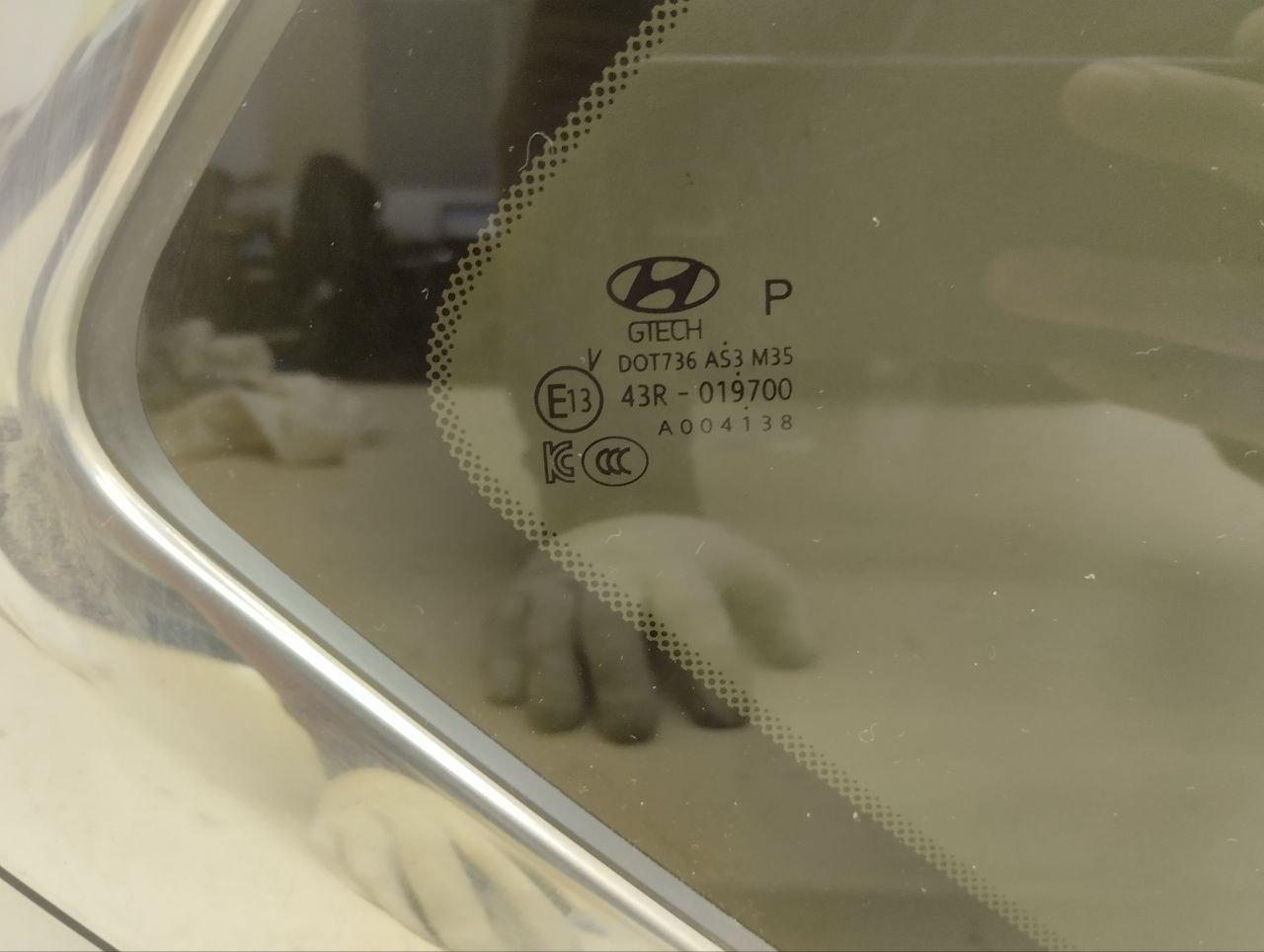 Стекло кузовное глухое правое Hyundai Santa Fe (TM) 2018-2022 Стекло кузовное глухое правое Hyundai Santa Fe (TM) 2018-2022
