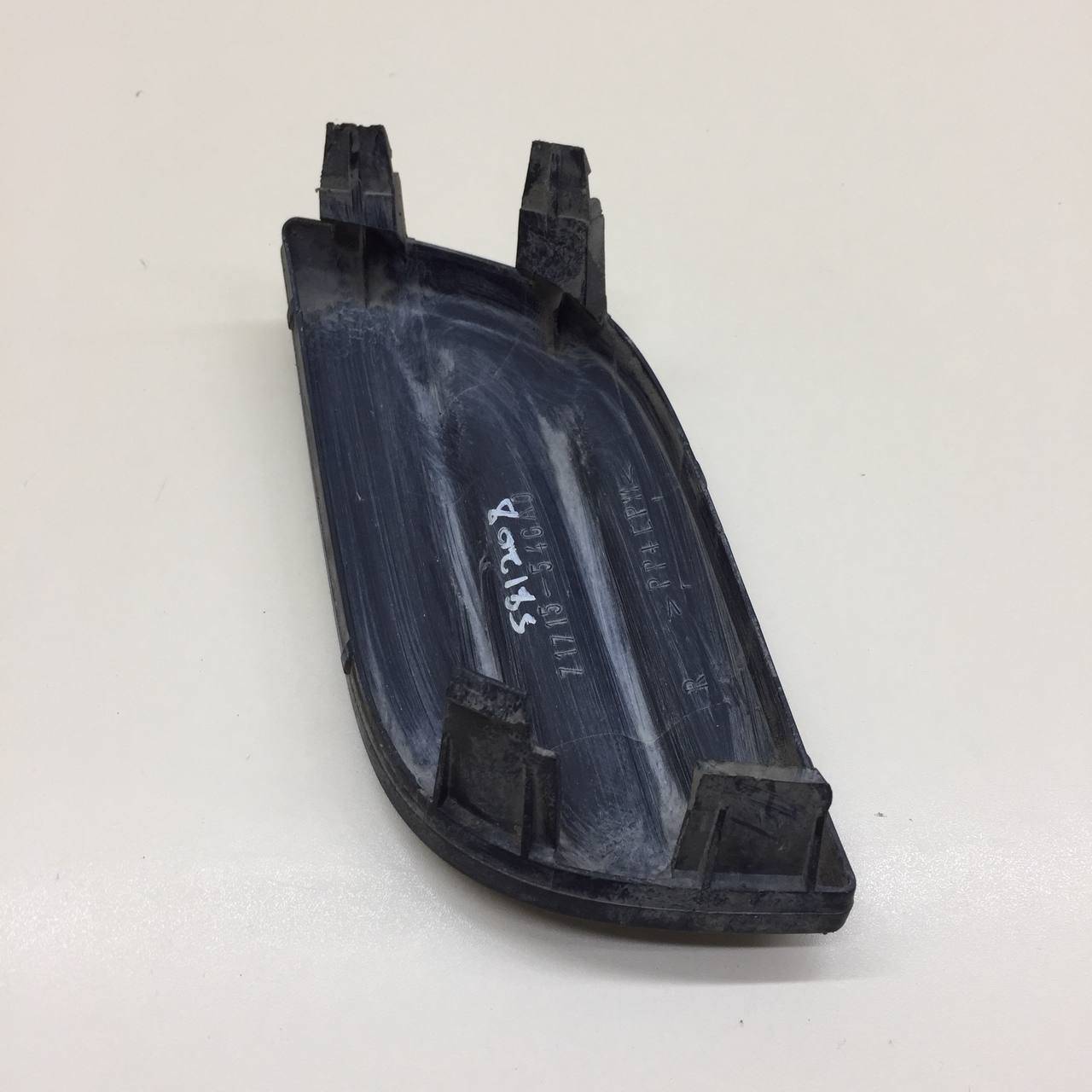 Крышка фары противотуманной правой Suzuki Liana 2001-2007 Крышка фары противотуманной правой Suzuki Liana 2001-2007