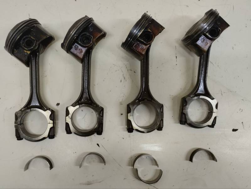 Поршень с шатуном Toyota Rav 4 (A30) 2006-2013 Поршень с шатуном Toyota Rav 4 (A30) 2006-2013
