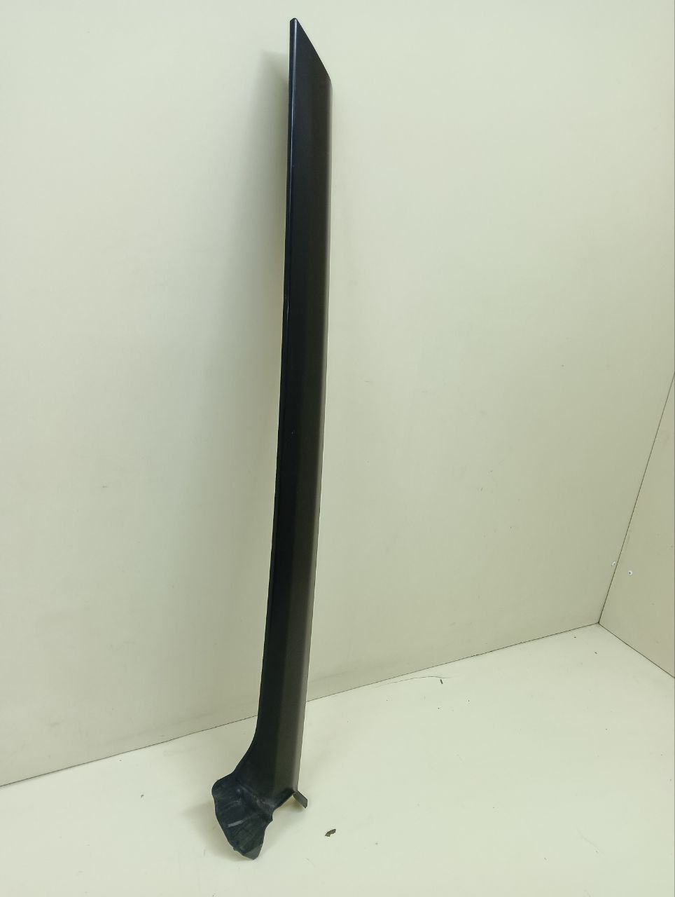 Накладка лобового стекла Land Rover Discovery 3 2004-2009