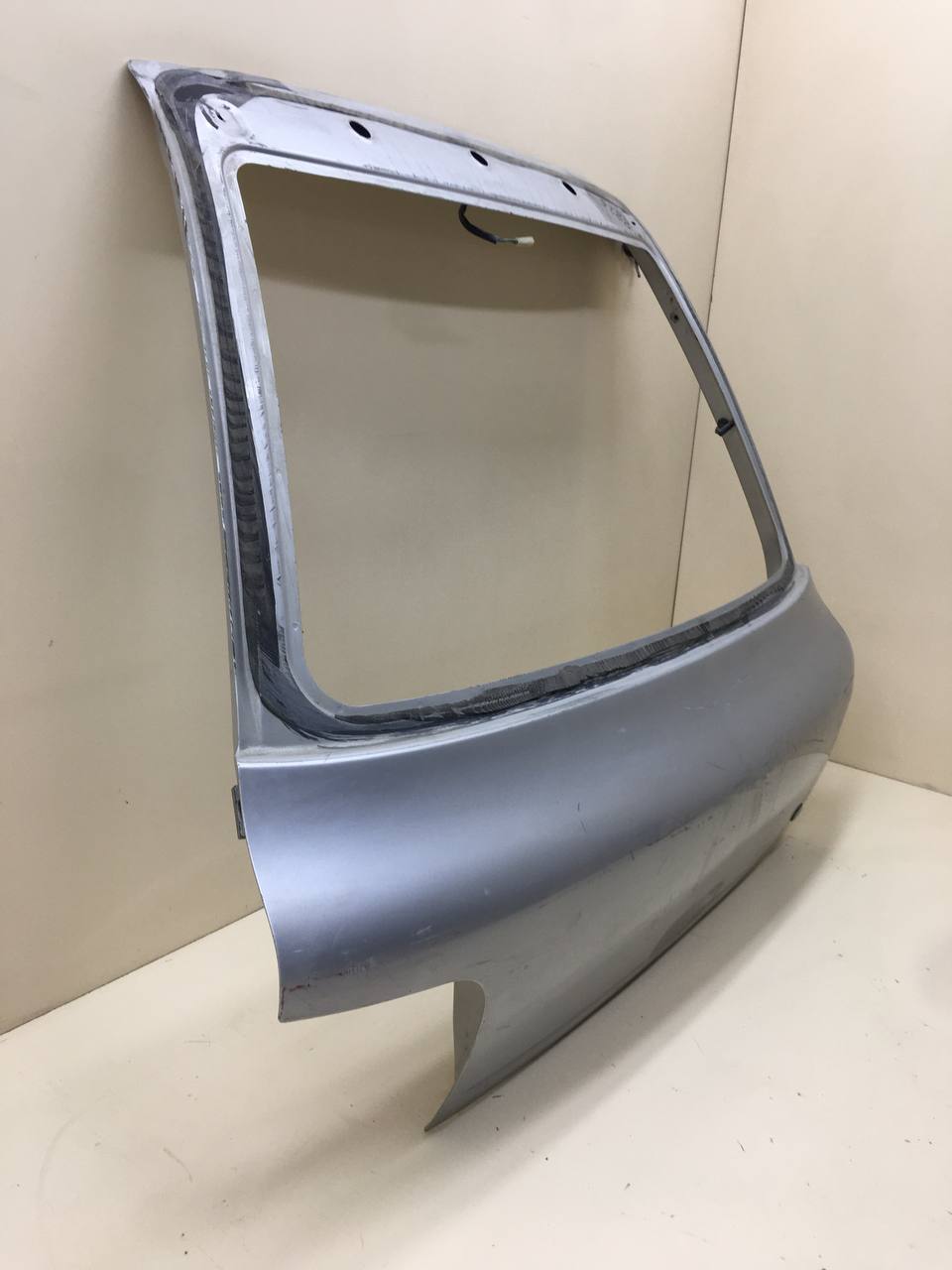 Дверь багажника Subaru Impreza (G10) 1996-2000