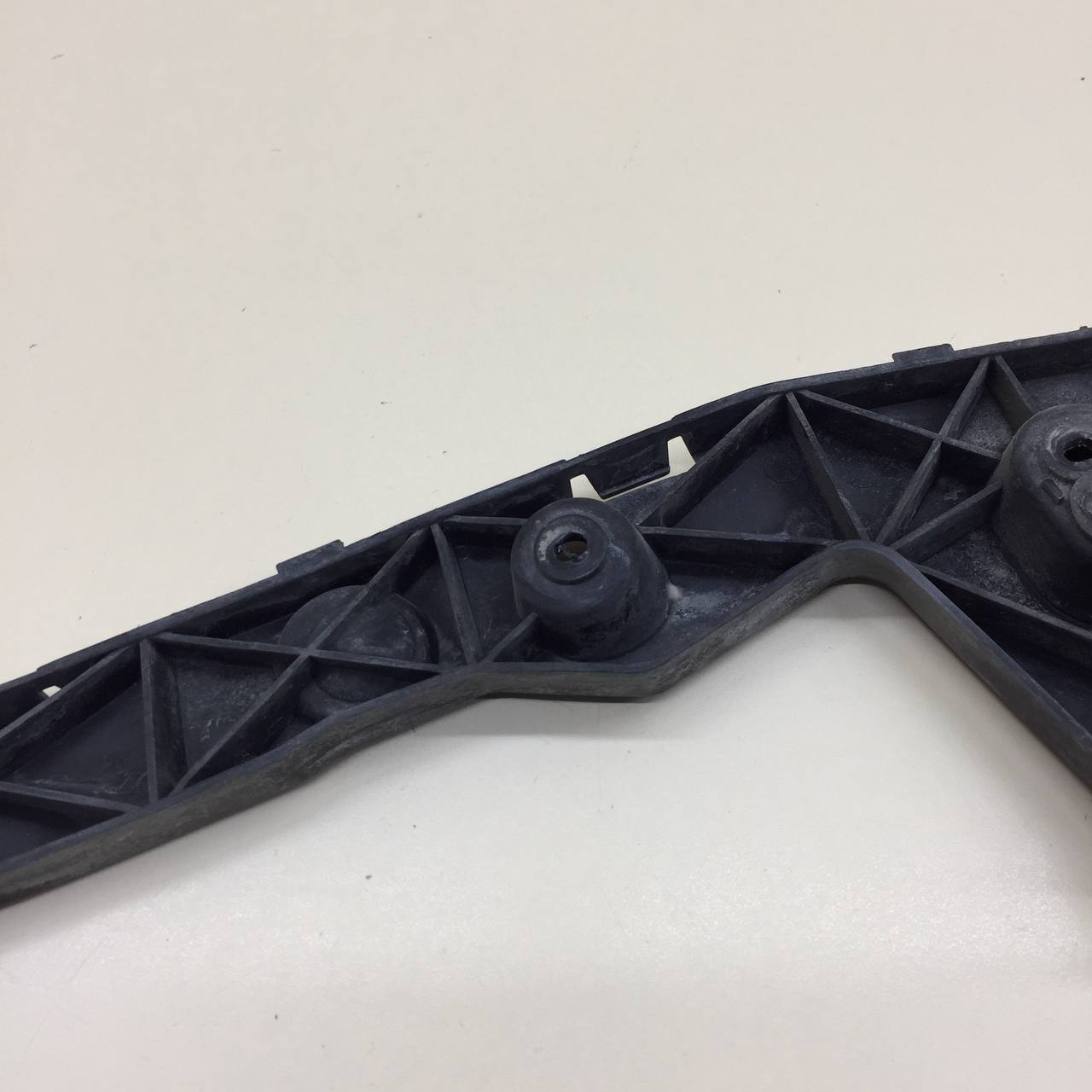 Кронштейн заднего бампера левый Ford Focus 3 2011>