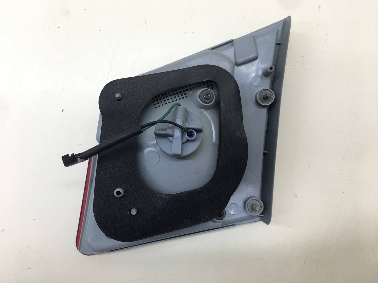 Фонарь задний внутренний левый Chevrolet Cruze (J300) 2009-2016