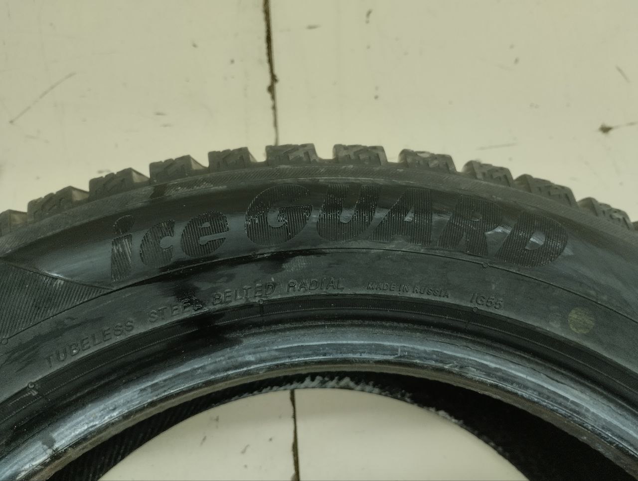 Шины к-кт R16 Зимние шипованные YOKOHAMA  ICE GUARD