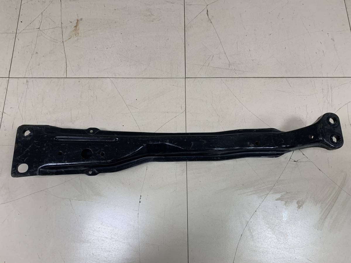 Балка передняя продольная Nissan Primera (P11) 1996-2002