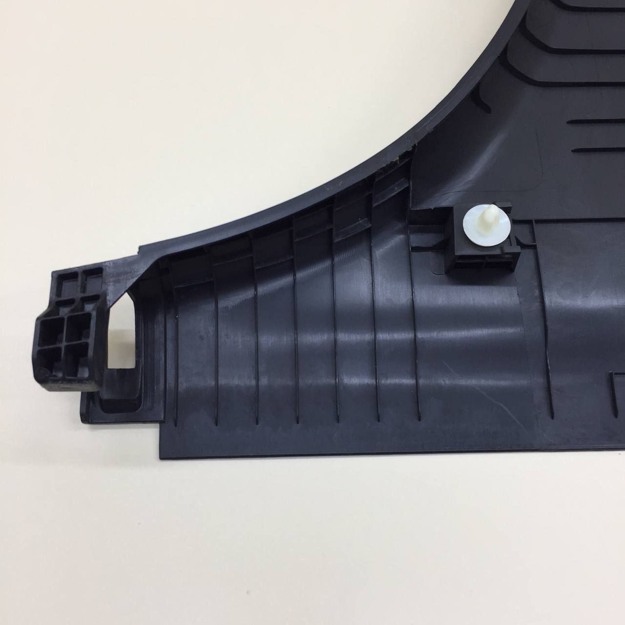 Обшивка стойки Hyundai Elantra (CN7) 2020>