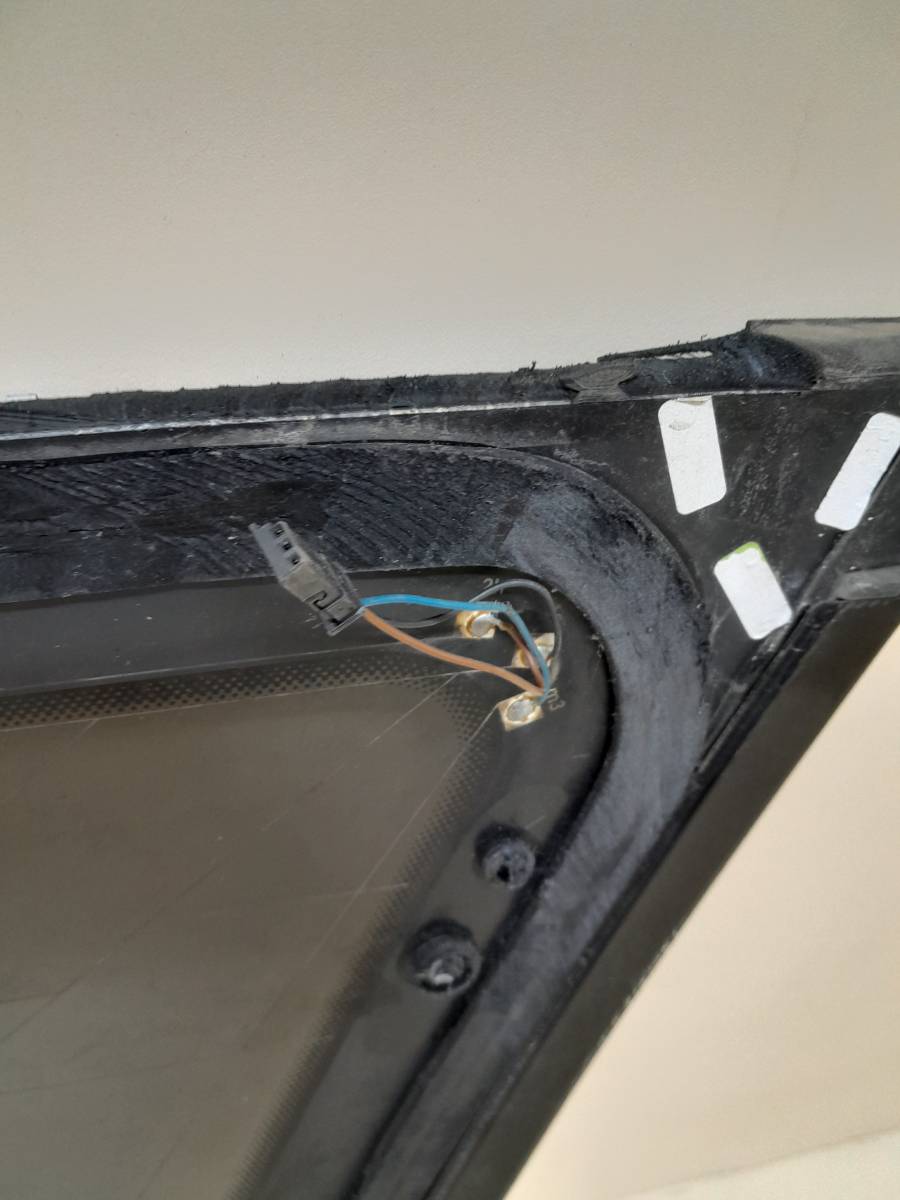 Стекло кузовное глухое левое Audi Q7 (4L) 2005-2015