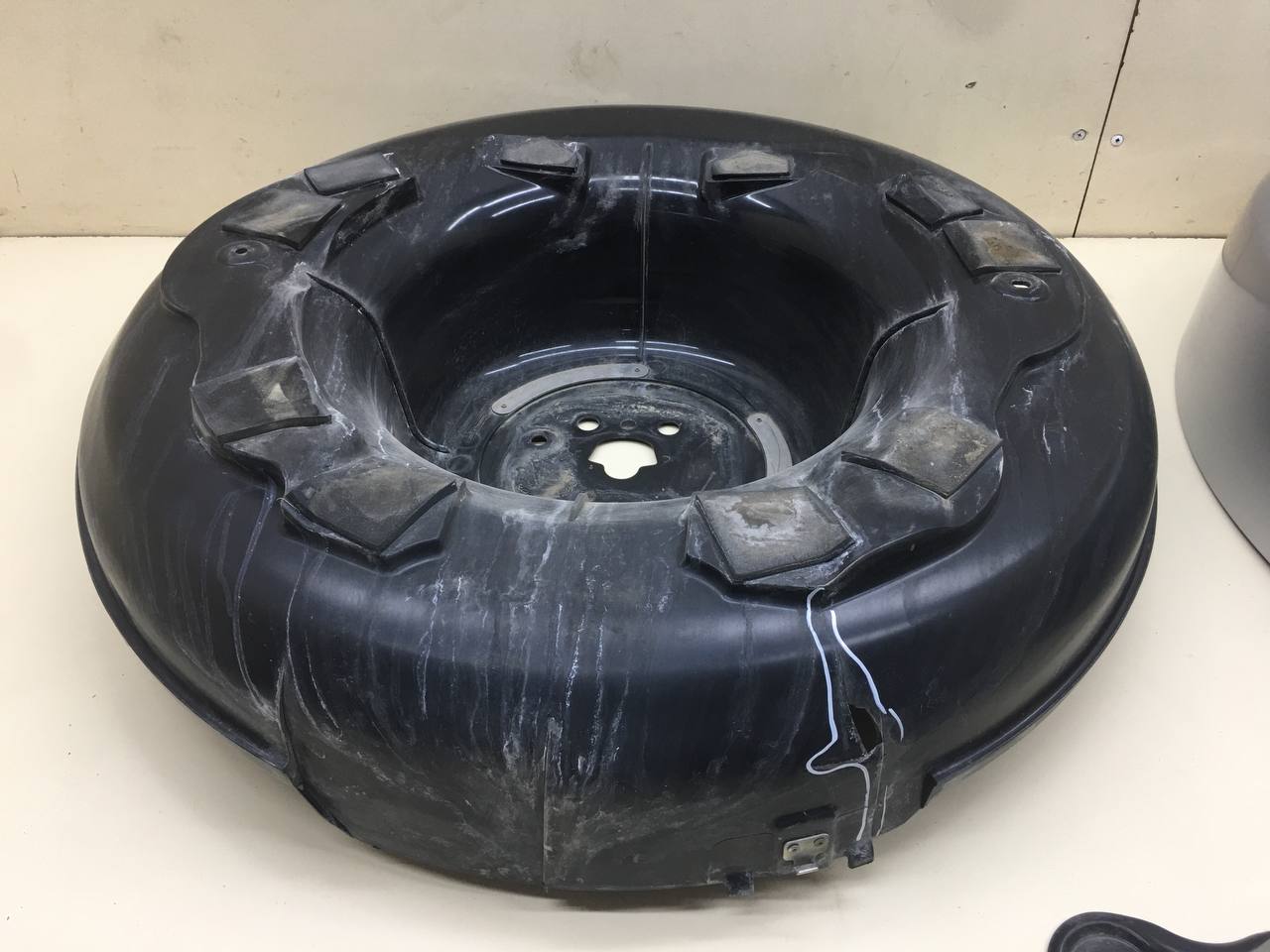 Кронштейн запасного колеса Toyota Rav 4 (A30) 2006-2013 Кронштейн запасного колеса Toyota Rav 4 (A30) 2006-2013