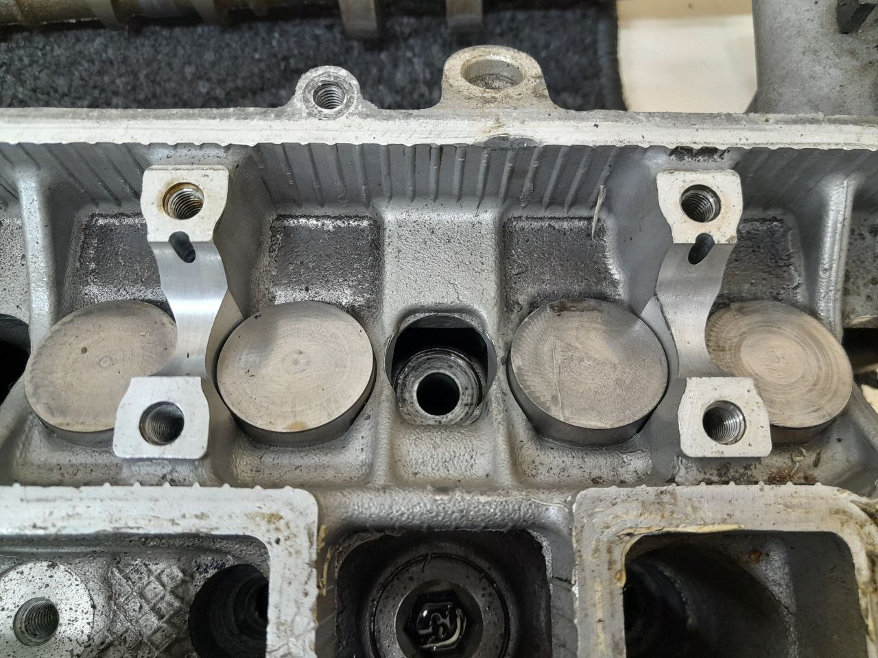 Головка блока цилиндров Mazda Mazda 3 (BK) 2002-2009 Головка блока цилиндров Mazda Mazda 3 (BK) 2002-2009