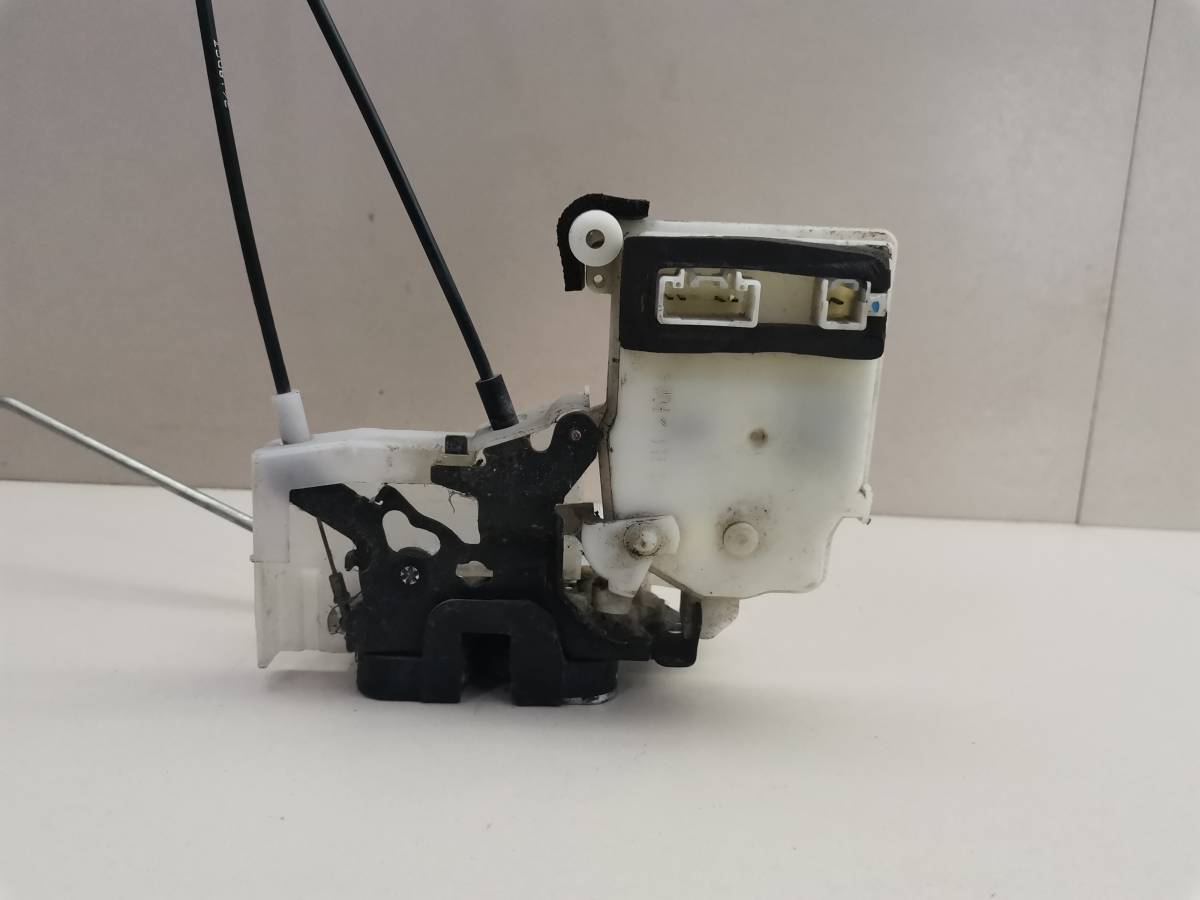 Замок двери передней левой Ford Ranger 2 2006-2011г