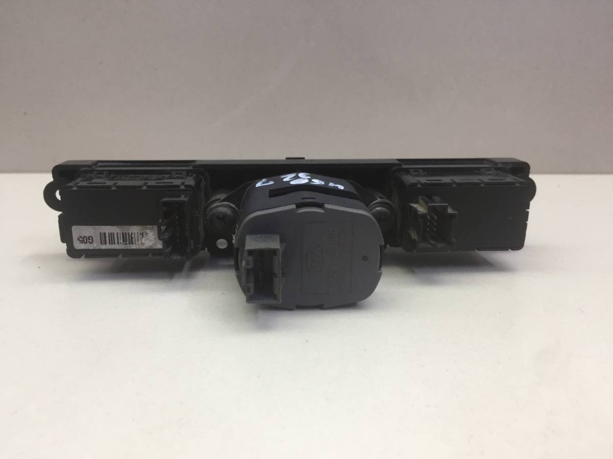 Кнопка обогрева сидений Kia Sorento (XM) 2009-2021
