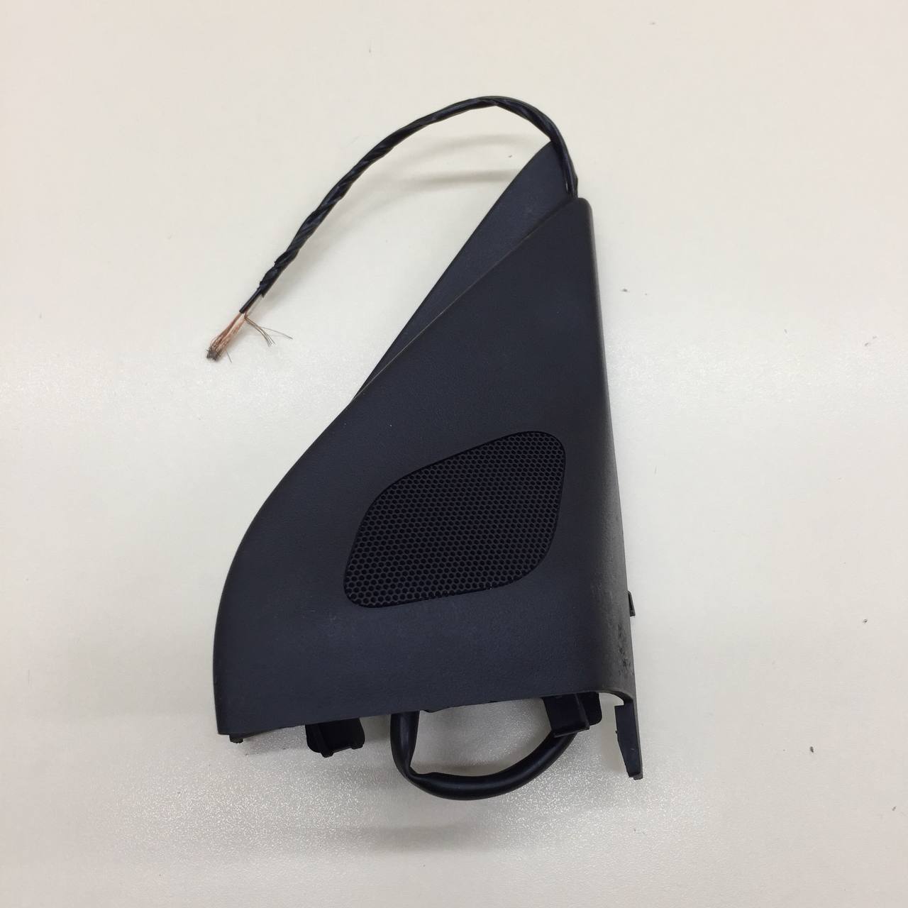 Крышка зеркала внутренняя правая Mitsubishi Outlander XL (CW) 2006-2012