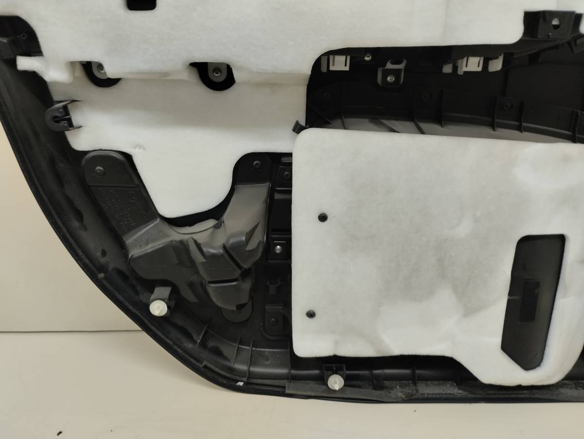 Обшивка двери передней правой Mazda Mazda 3 (BL) 2009-2013