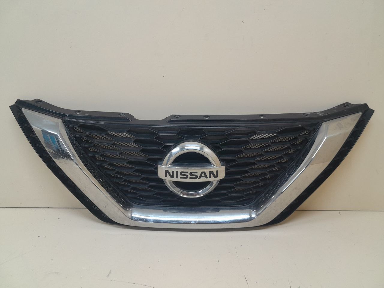 Решетка радиатора Nissan Qashqai (J11) 2014> Решетка радиатора Nissan Qashqai (J11) 2014>