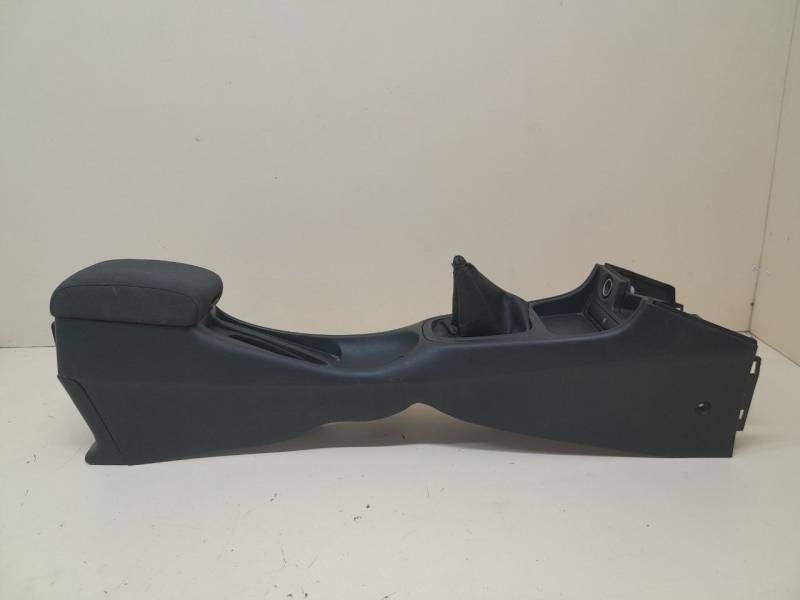 Консоль центральная Nissan Almera (N16) 2000-2006 Консоль центральная Nissan Almera (N16) 2000-2006