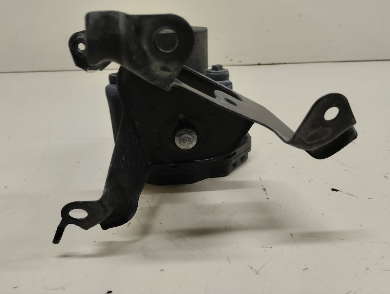 Блок ABS (насос) Lexus RX 350 /450h (XL10) 2009-2015 Блок ABS (насос) Lexus RX 350 /450h (XL10) 2009-2015