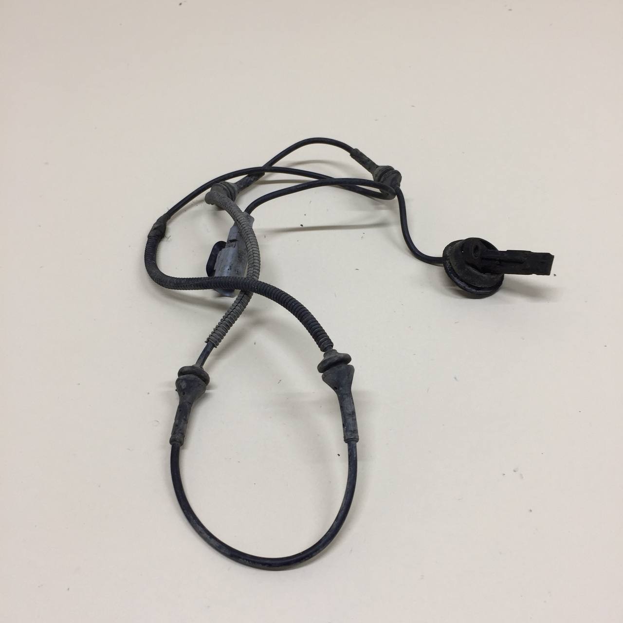 Датчик ABS передний Citroen C5 2008-2016 Датчик ABS передний Citroen C5 2008-2016