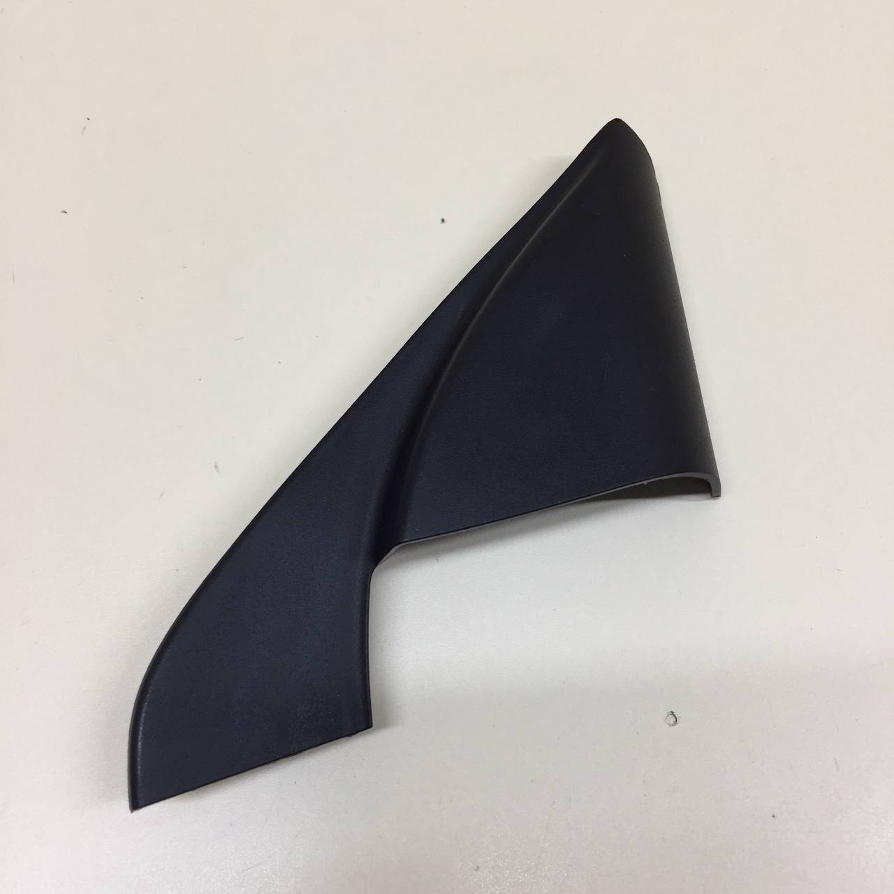 Крышка зеркала внутренняя правая Kia Xceed 2019-2023